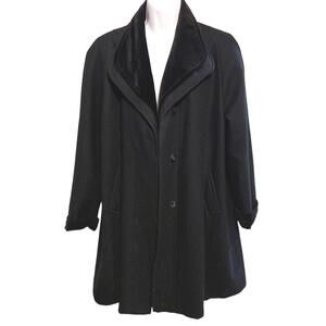 Vintage 90s Stephanie Mathews Wool Velvet-Trim 0ld Money Coat. Size 8
